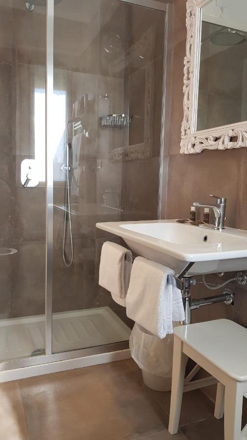 Hotel Enrico アラッシオ エクステリア 写真