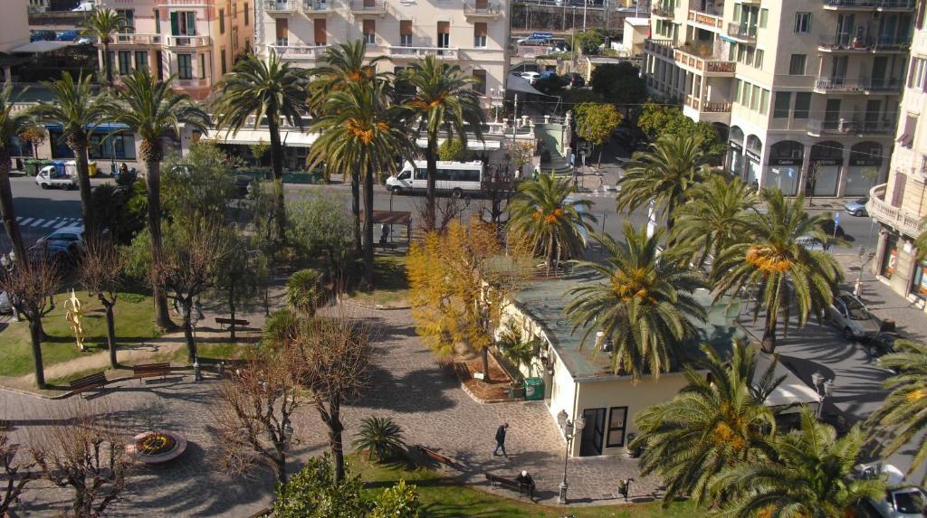 Hotel Enrico アラッシオ エクステリア 写真