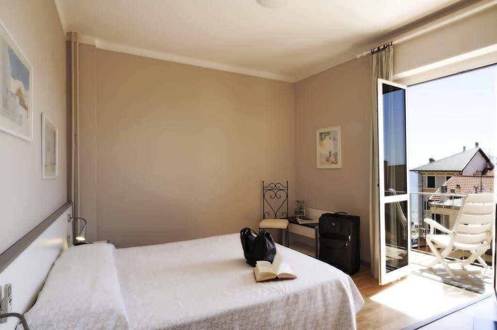 Hotel Enrico アラッシオ エクステリア 写真